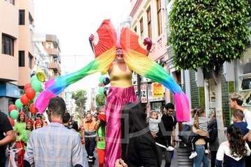 Papá Noel recibe el cariño de cientos de niños de Telde (Foto Antonio Alí y TA)